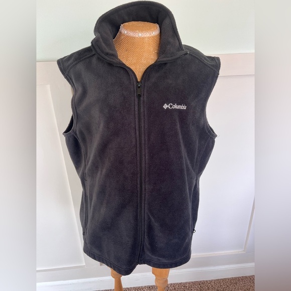 Columbia Men’s  Steens mountain Black Fleece Vest with zipper size large - Picture 1 of 6